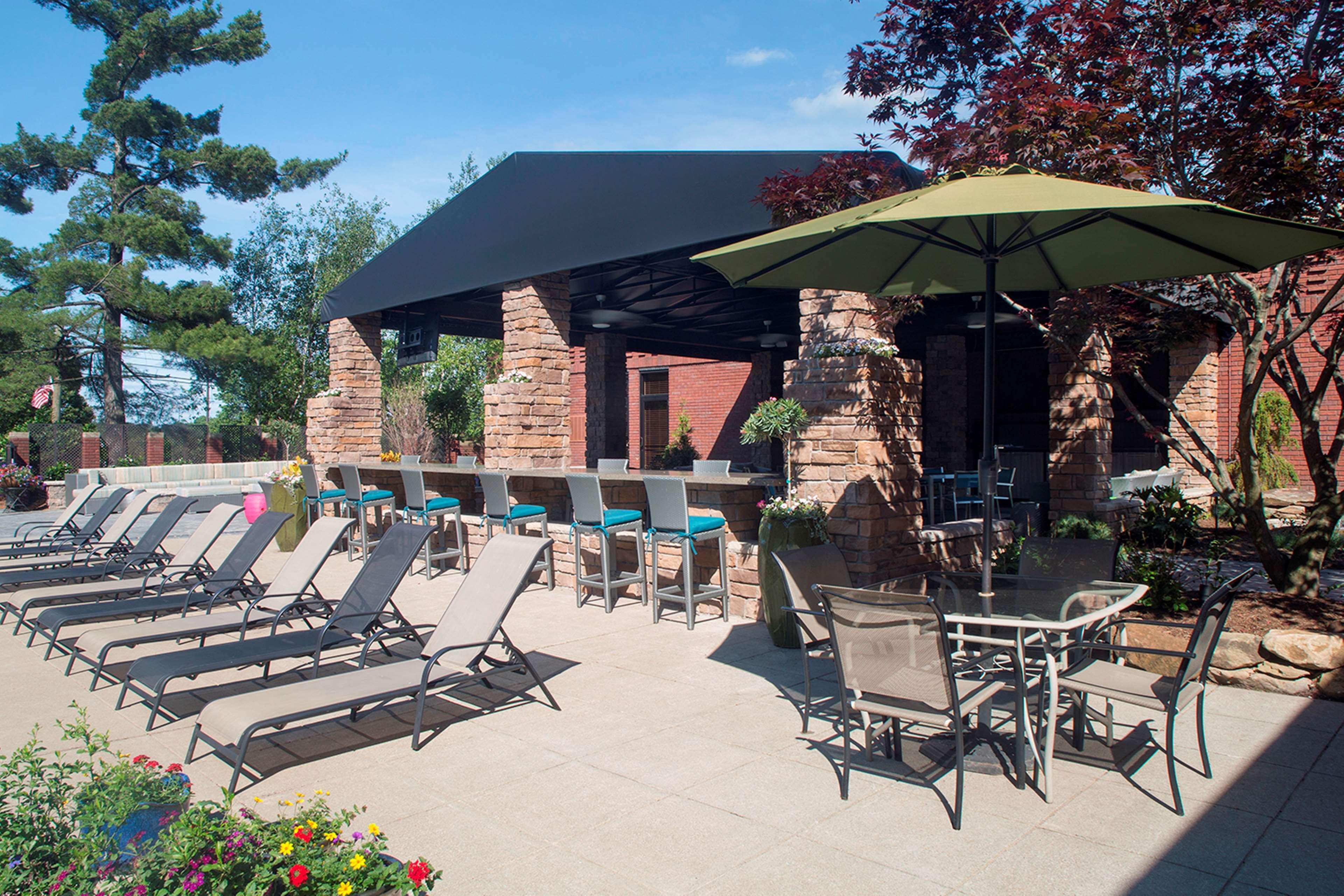 Doubletree By Hilton Akron Fairlawn Exterior photo