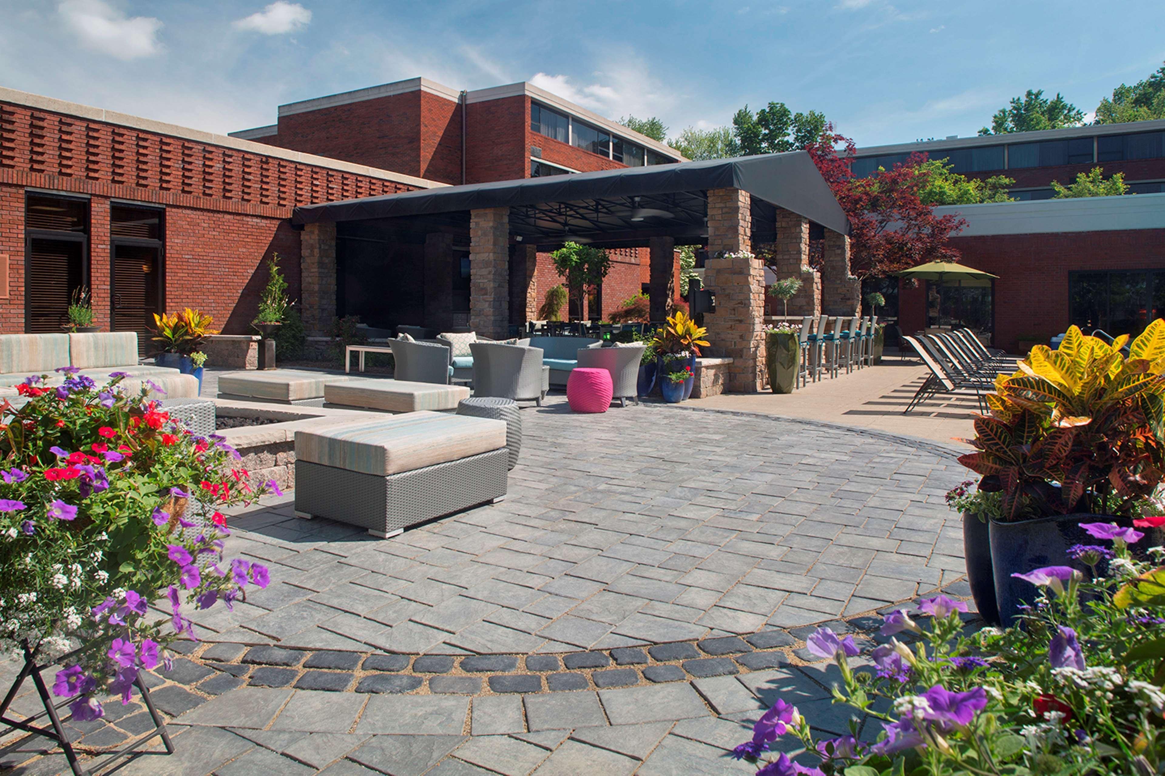 Doubletree By Hilton Akron Fairlawn Exterior photo