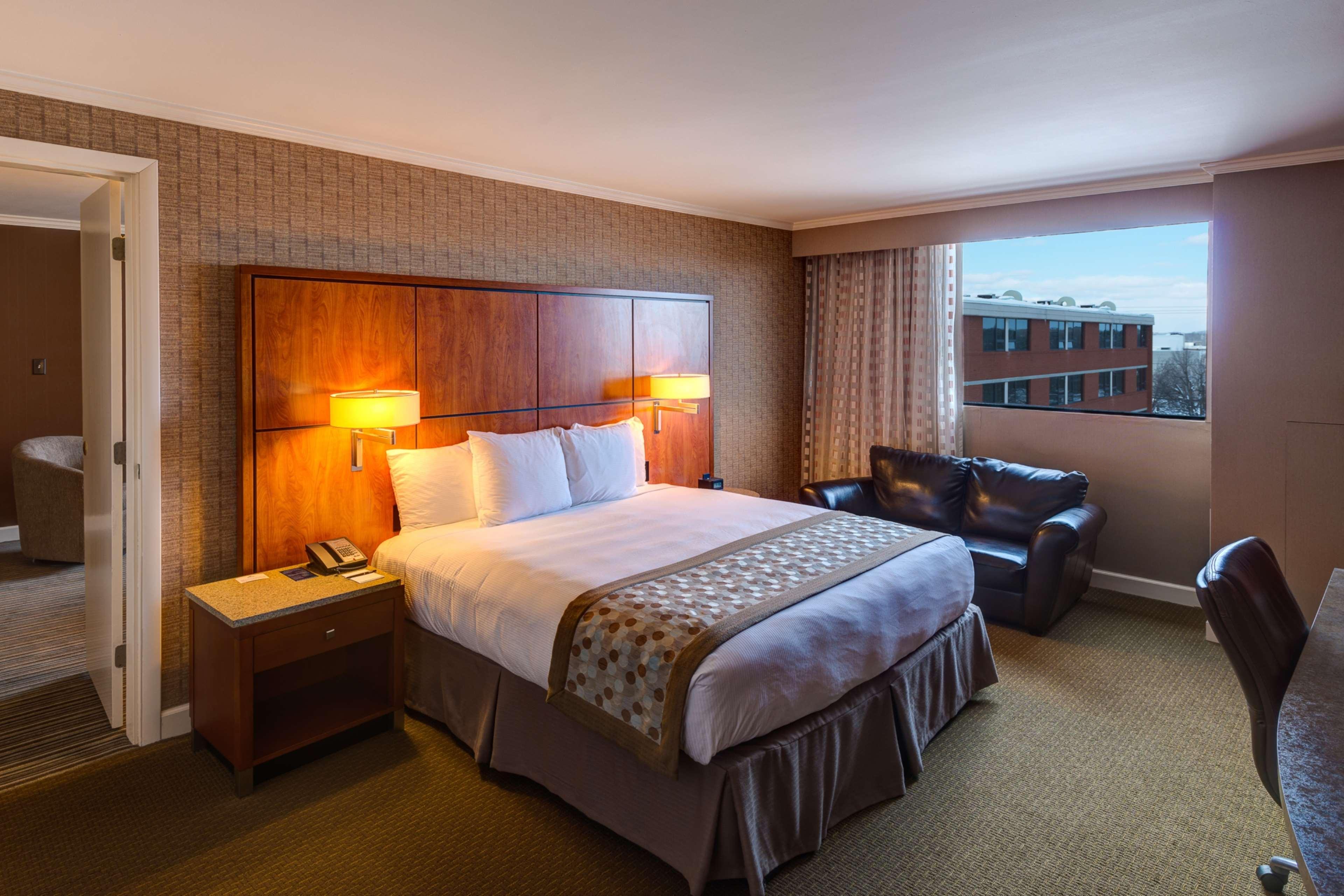 Doubletree By Hilton Akron Fairlawn Exterior photo
