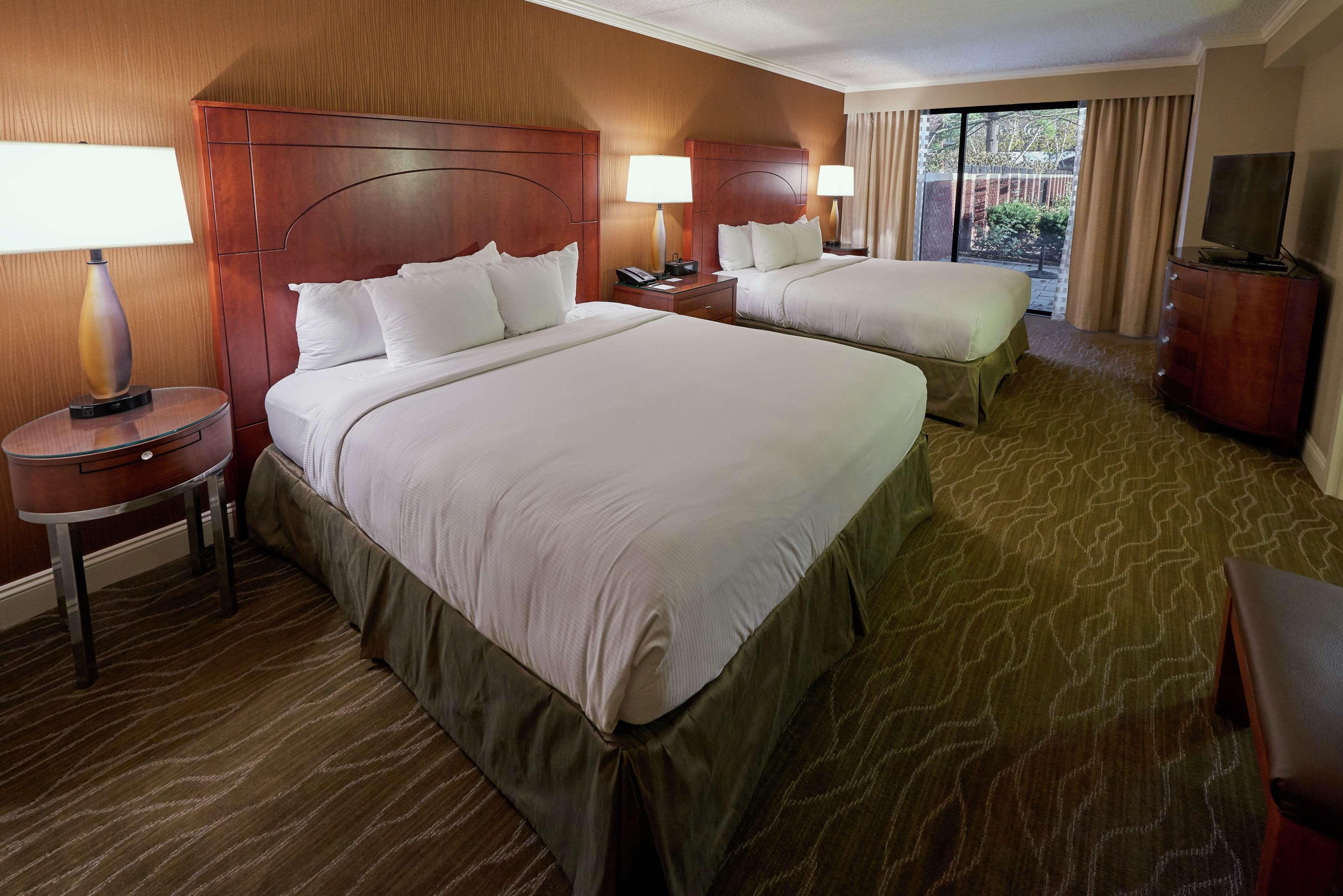 Doubletree By Hilton Akron Fairlawn Exterior photo