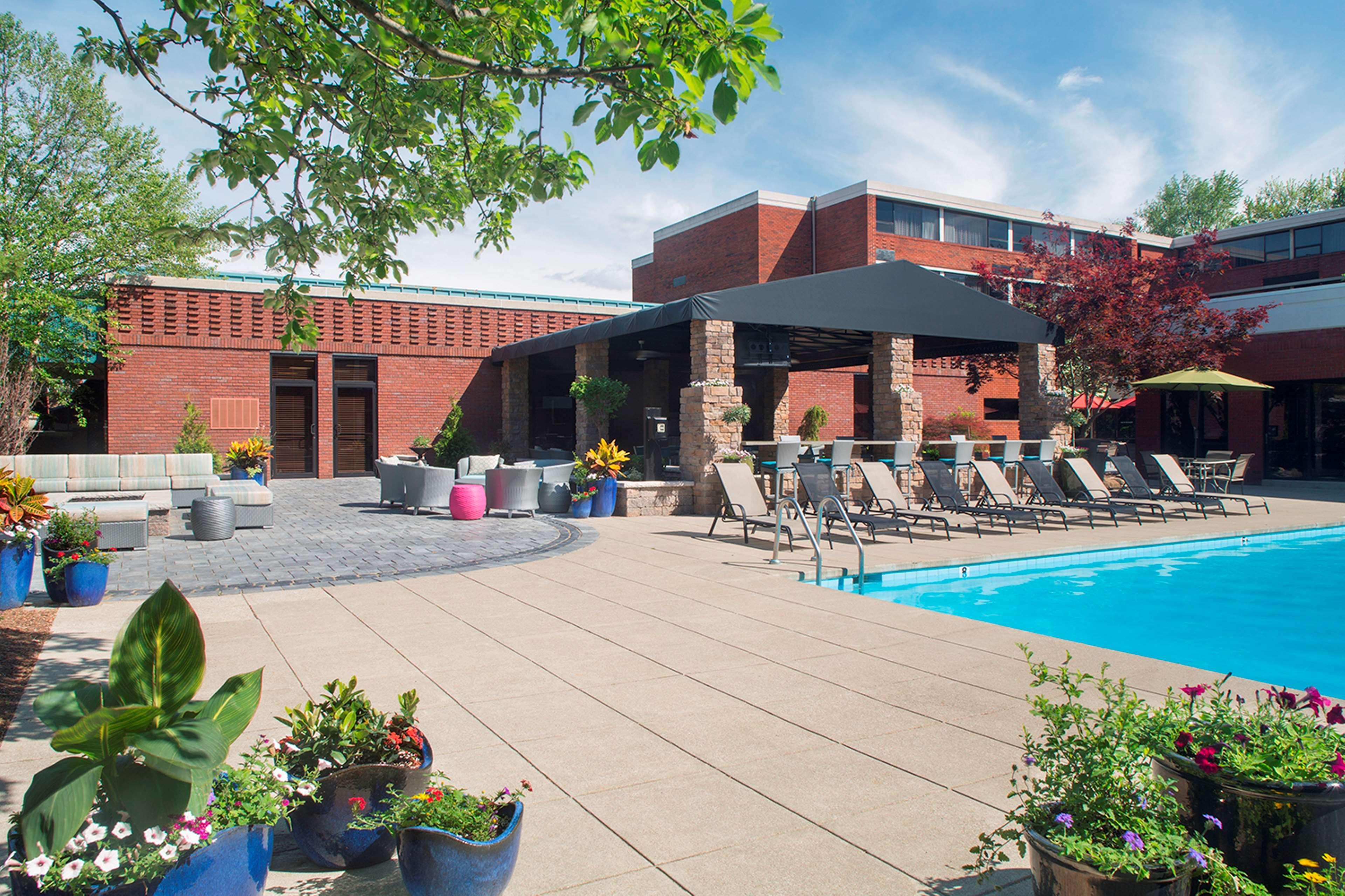 Doubletree By Hilton Akron Fairlawn Exterior photo