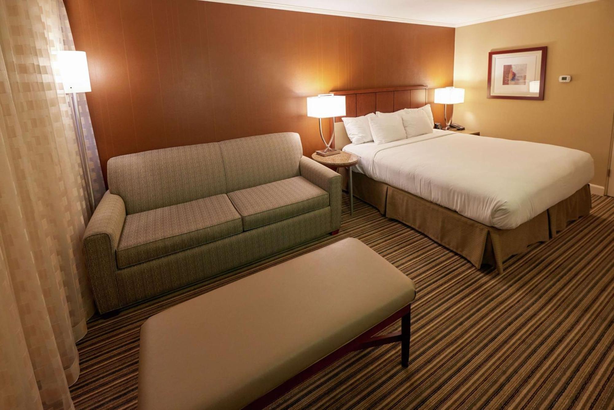 Doubletree By Hilton Akron Fairlawn Exterior photo