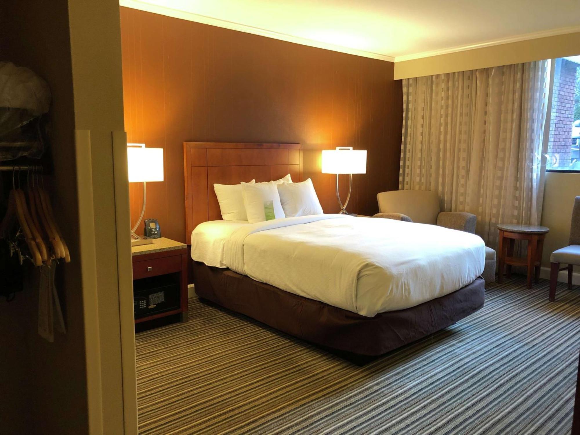 Doubletree By Hilton Akron Fairlawn Exterior photo