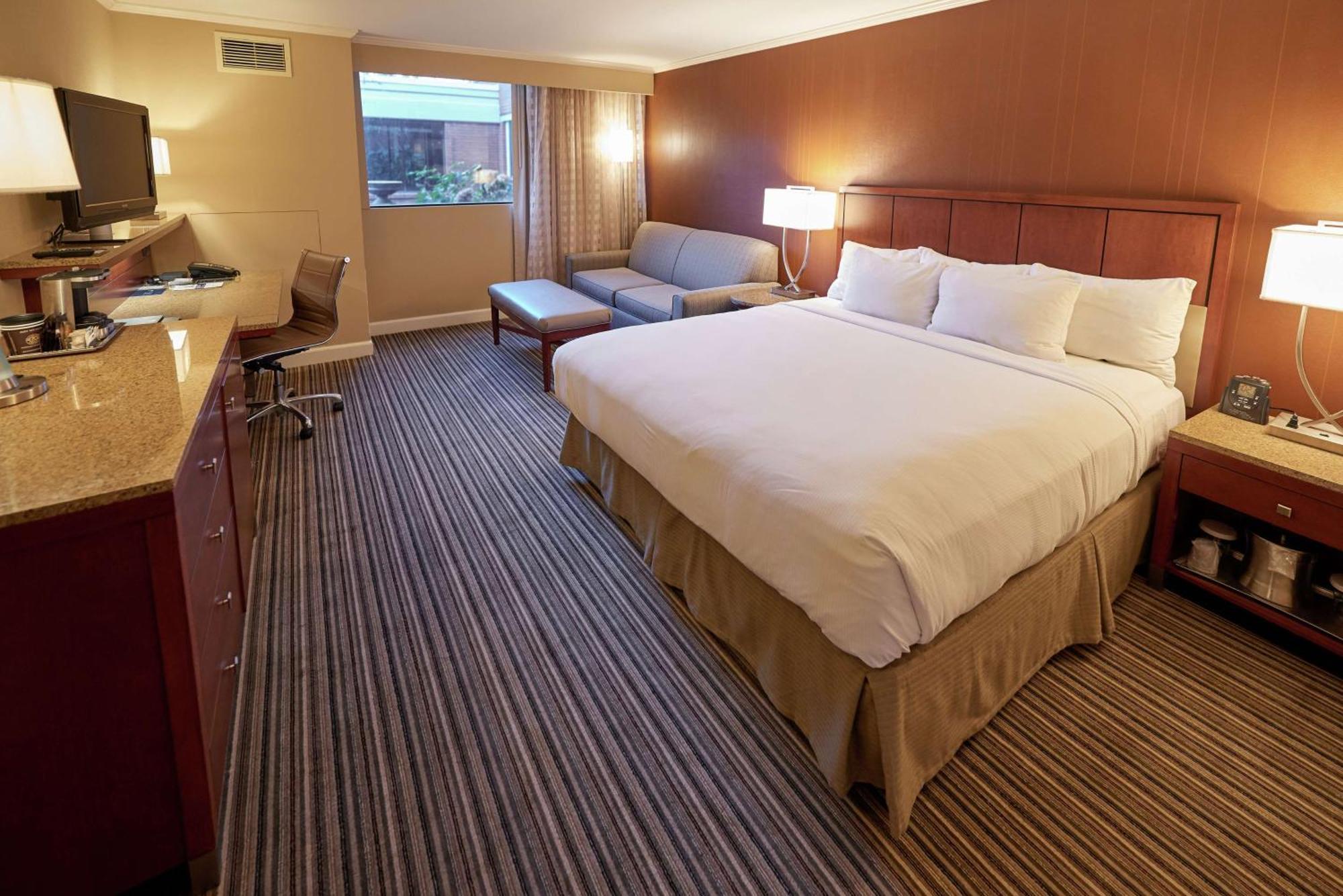 Doubletree By Hilton Akron Fairlawn Exterior photo