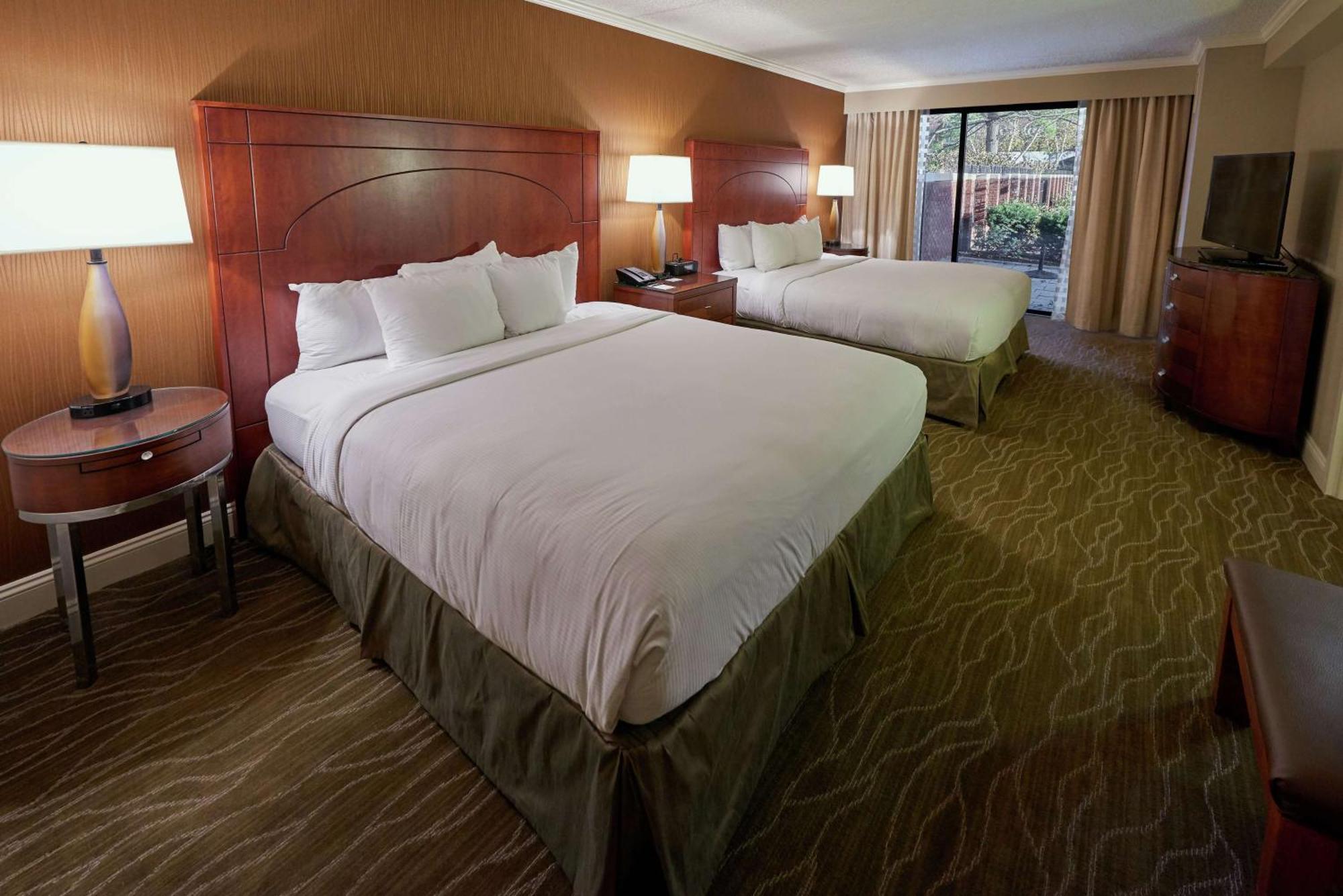 Doubletree By Hilton Akron Fairlawn Exterior photo