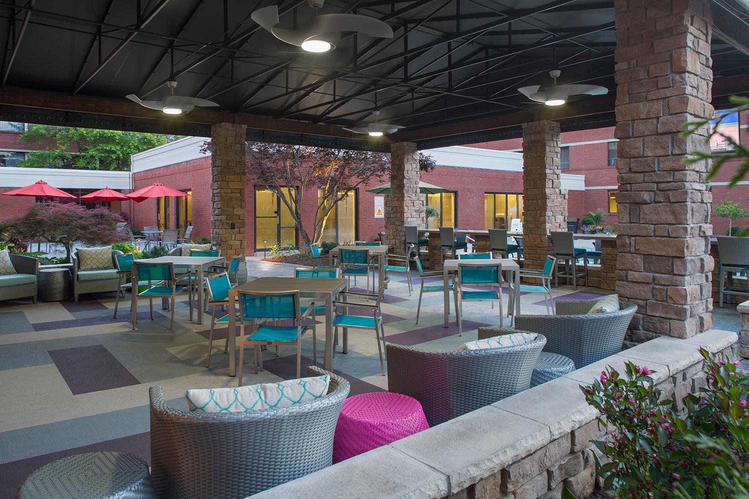 Doubletree By Hilton Akron Fairlawn Exterior photo
