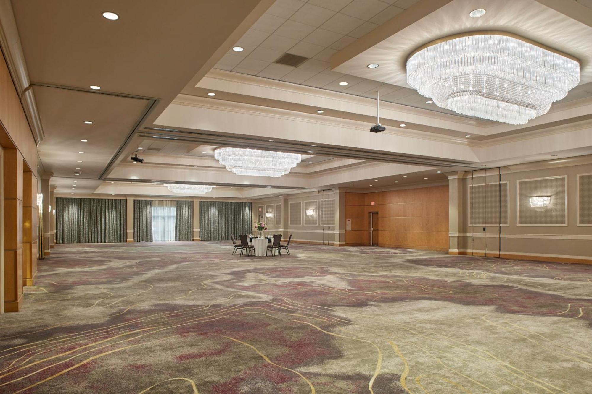 Doubletree By Hilton Akron Fairlawn Exterior photo