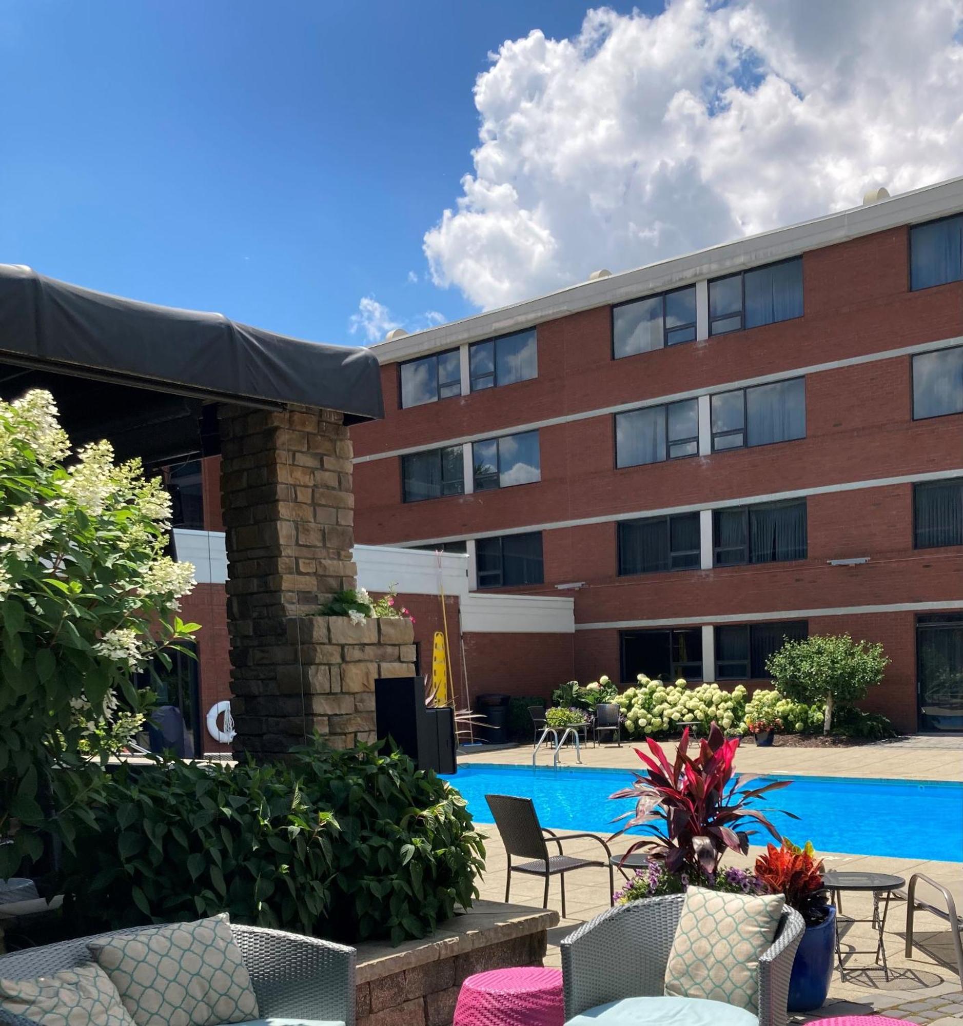 Doubletree By Hilton Akron Fairlawn Exterior photo