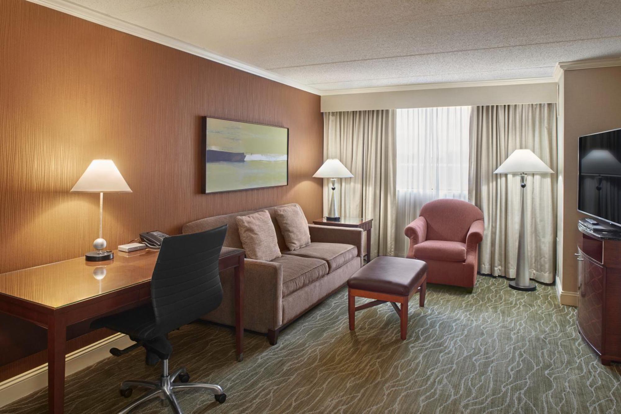 Doubletree By Hilton Akron Fairlawn Exterior photo