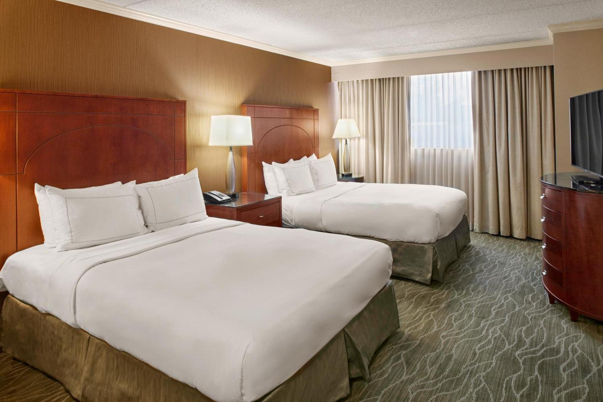 Doubletree By Hilton Akron Fairlawn Exterior photo
