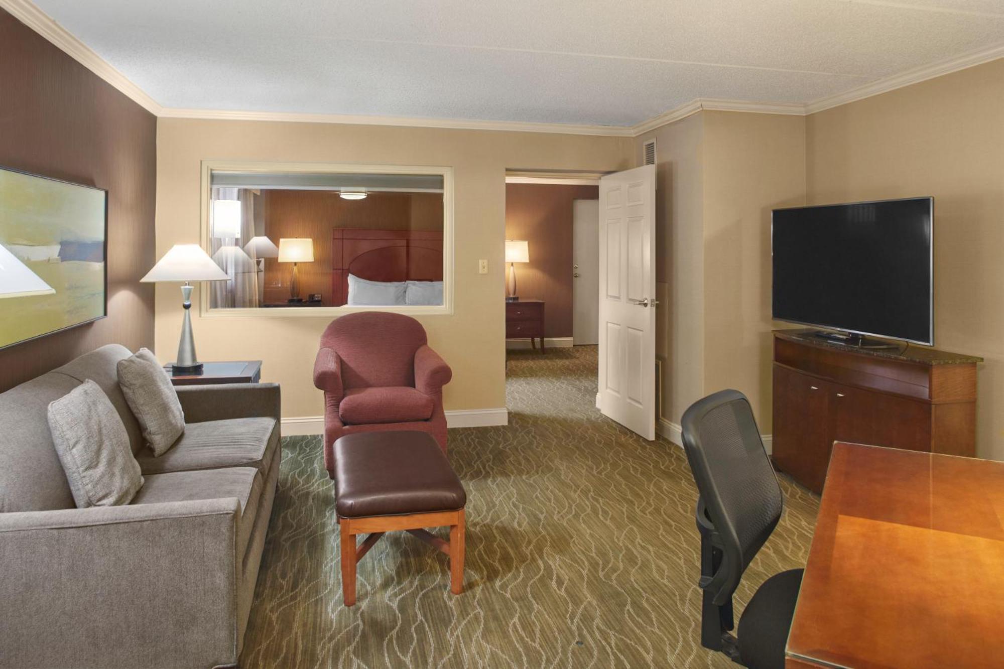 Doubletree By Hilton Akron Fairlawn Exterior photo